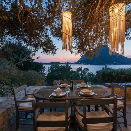 Apartment Menori Luxury Suites-villa Athina Masouri