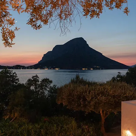 Apartment Menori Luxury Suites-villa Athina Masouri